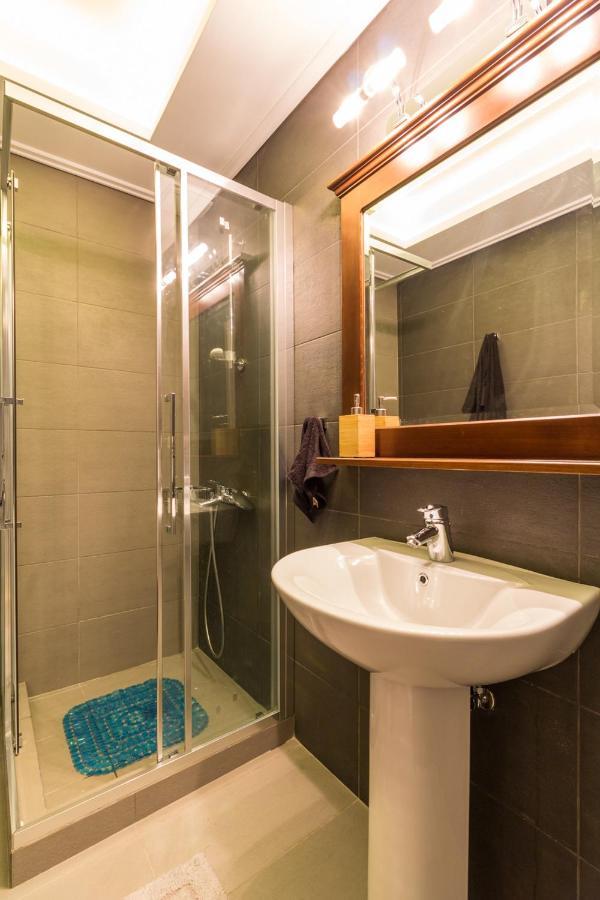 אתונה Comfortable And Spacious 2 Bdr Apt מראה חיצוני תמונה